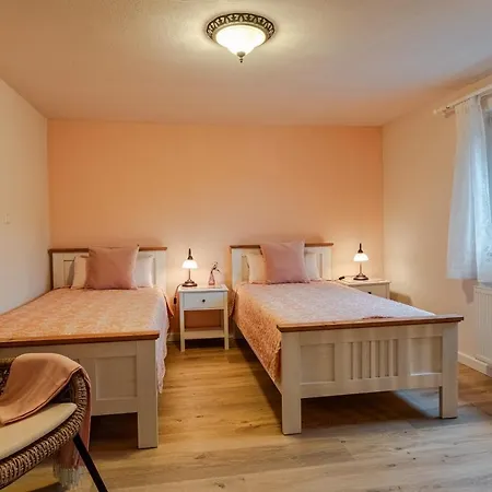 Vendégház Landhaus- Fruehstueckspension Im *