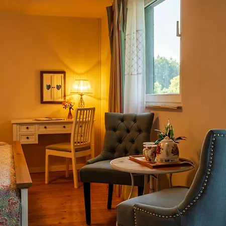 Landhaus- Fruehstueckspension Im Brombachtal