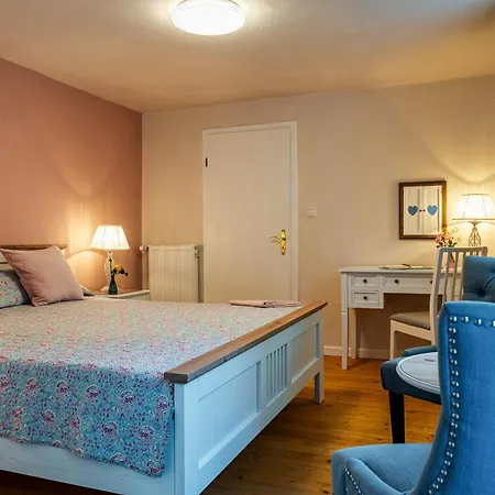 Landhaus- Fruehstueckspension Im Vendégház Brombachtal