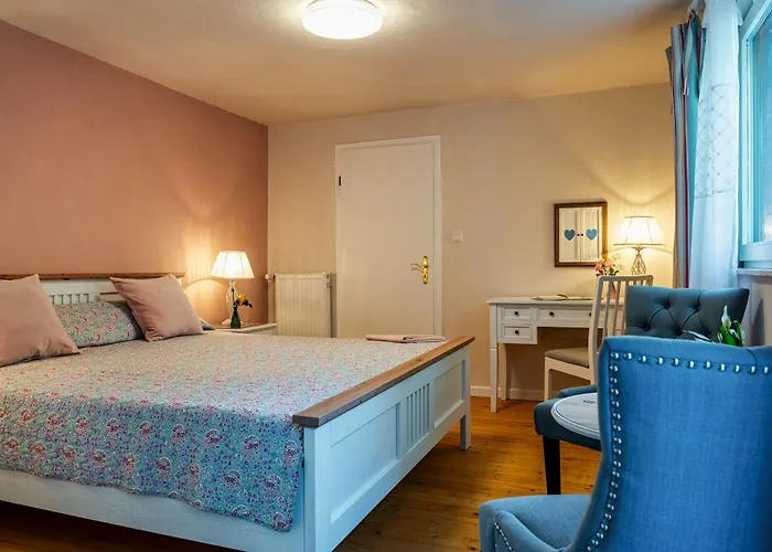 Landhaus- Fruehstueckspension Im Konukevi Brombachtal